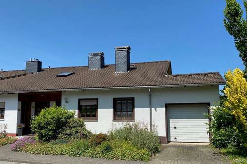 Straßenansicht Straßenansicht - Doppelhaushälfte in 57319 Bad Berleburg mit 125m² kaufen