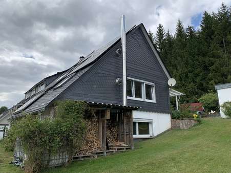 Seitenansicht - Doppelhaushälfte in 57339 Erndtebrück mit 153m² günstig kaufen