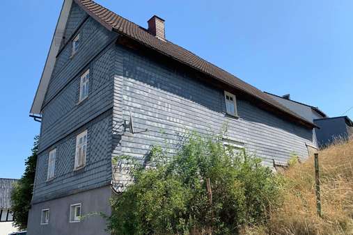 Straßenansicht - Einfamilienhaus in 57334 Bad Laasphe mit 80m² kaufen