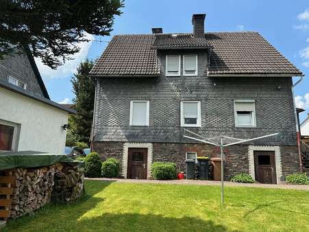 Ansicht aus dem Garten - Einfamilienhaus in 57339 Erndtebrück mit 110m² kaufen