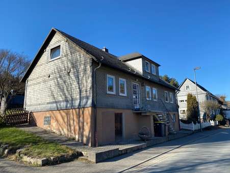Straßenansicht - Einfamilienhaus in 57319 Bad Berleburg mit 146m² günstig kaufen