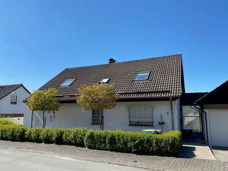 Straßenansicht - Einfamilienhaus in 57319 Bad Berleburg mit 217m² kaufen