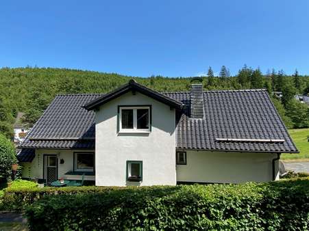 Ansicht aus dem Garten Ansicht aus dem Garten - Einfamilienhaus in 57319 Bad Berleburg, Hemschlar mit 130m² kaufen