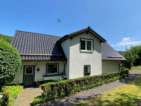 Ansicht aus dem Garten Ansicht aus dem Garten - Einfamilienhaus in 57319 Bad Berleburg, Hemschlar mit 130m² kaufen
