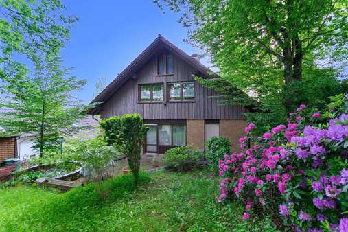 Gartenansicht - Einfamilienhaus in 57076 Siegen mit 201m² kaufen