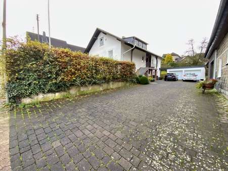 Einfahrt - Einfamilienhaus in 57482 Wenden mit 170m² kaufen