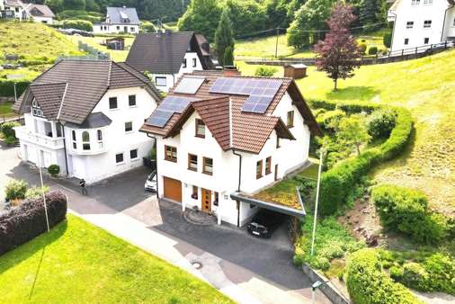 Seitenansicht - Einfamilienhaus in 57439 Attendorn mit 154m² kaufen