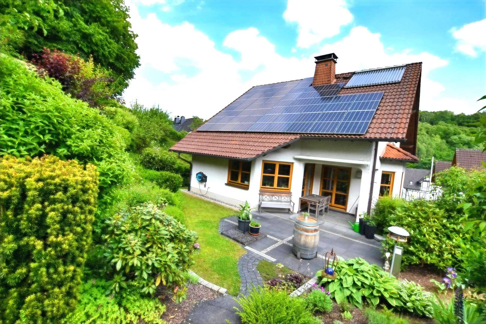 Seitenansicht - Einfamilienhaus in 57439 Attendorn mit 154m² kaufen