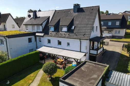 Gartenansicht - Doppelhaushälfte in 57439 Attendorn mit 119m² günstig kaufen