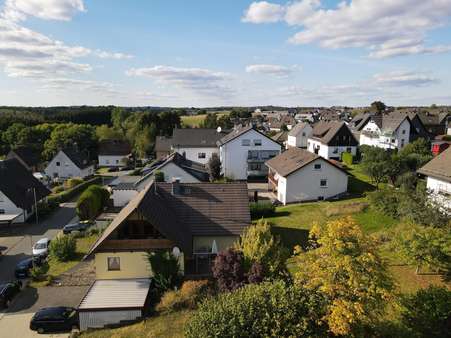 Seitenansicht - Einfamilienhaus in 57482 Wenden mit 168m² günstig kaufen