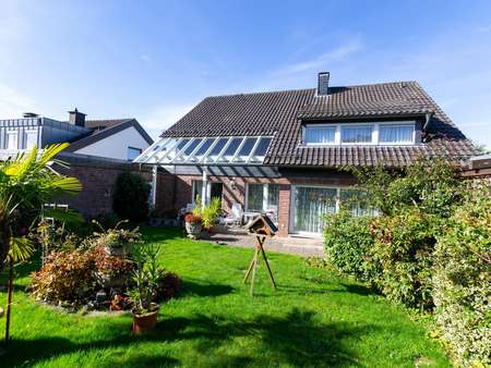 Gartenansicht - Einfamilienhaus in 57462 Olpe mit 234m² günstig kaufen