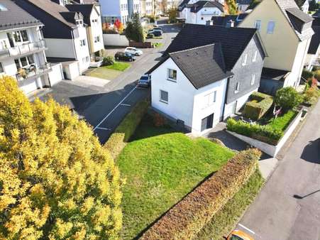 Seitenansicht - Zweifamilienhaus in 57462 Olpe mit 176m² günstig kaufen
