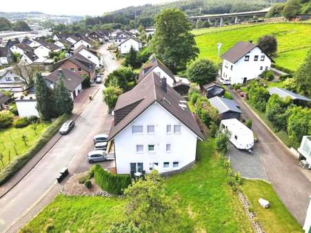 Seitenansicht - Mehrfamilienhaus in 57462 Olpe mit 344m² kaufen