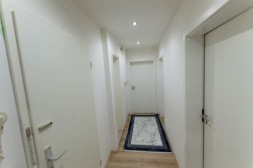 Flur Obergeschoss Flur Obergeschoss - Sonstige in 57482 Wenden mit 168m² kaufen
