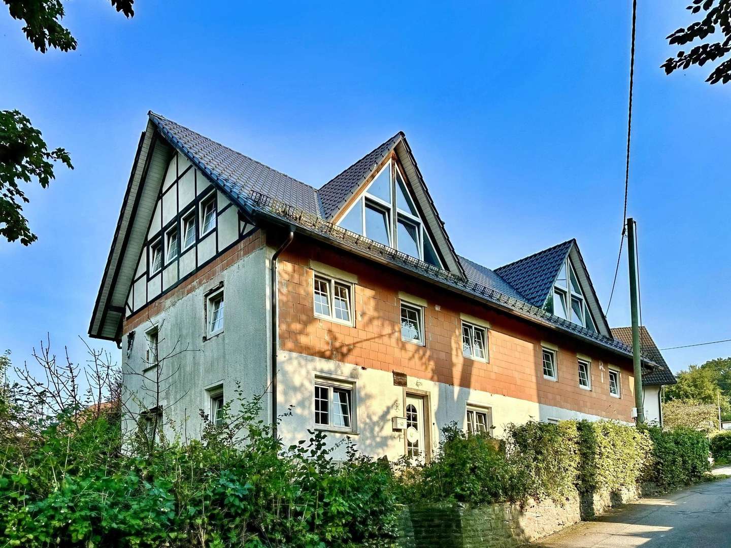 null - Zweifamilienhaus in 57399 Kirchhundem mit 242m² kaufen