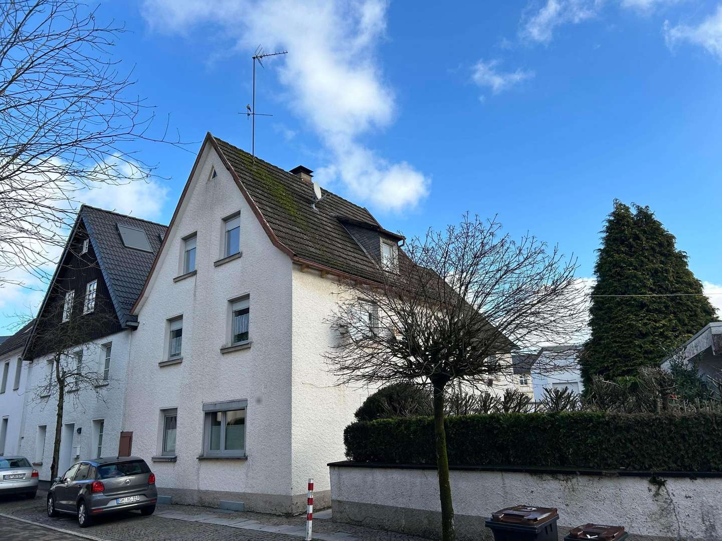 Straßenansicht - Haus in 57439 Attendorn mit 158m² kaufen
