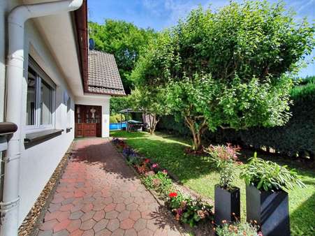 Eingang + Garten Einfamilienhaus - Mehrfamilienhaus in 57368 Lennestadt mit 287m² günstig kaufen
