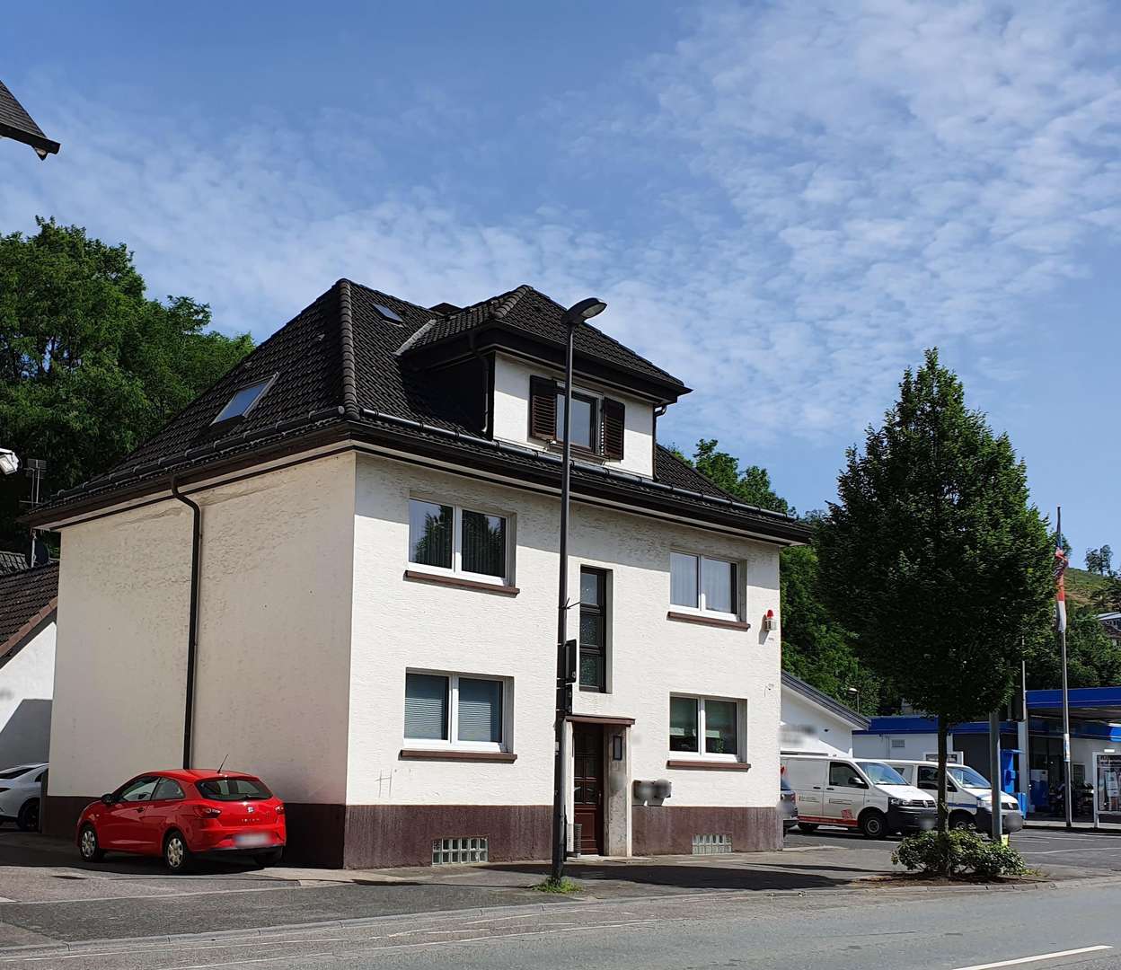 Strassenansicht Haupthaus - Mehrfamilienhaus in 57368 Lennestadt mit 287m² günstig kaufen