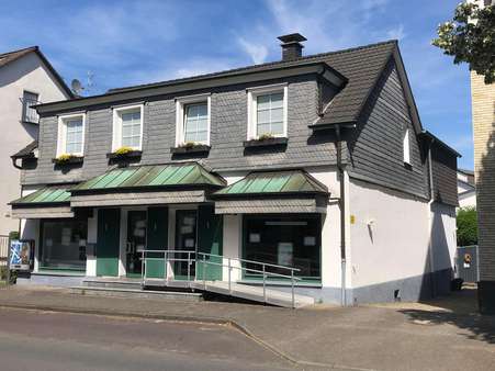 Straßenansicht - Ladenlokal in 57439 Attendorn mit 150m² mieten