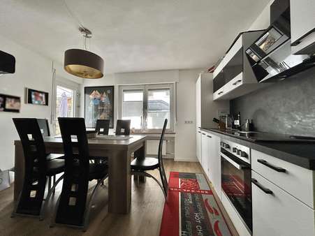 Vorderes Haus - Wohnküche - Erdgeschoss Vorderes Haus - Wohnküche - Erdgeschoss - Zweifamilienhaus in 57439 Attendorn mit 223m² kaufen