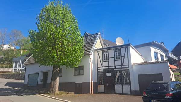 Straßenansicht - Einfamilienhaus in 57413 Finnentrop mit 125m² kaufen