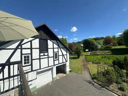 Aussicht vom Balkon Aussicht vom Balkon - Zweifamilienhaus in 59889 Eslohe mit 347m² kaufen
