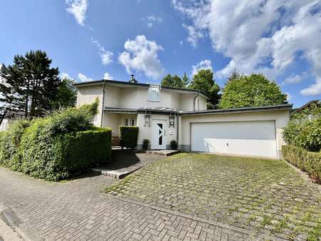 Außenansicht Eingang Außenansicht Eingang - Einfamilienhaus in 59823 Arnsberg mit 220m² kaufen