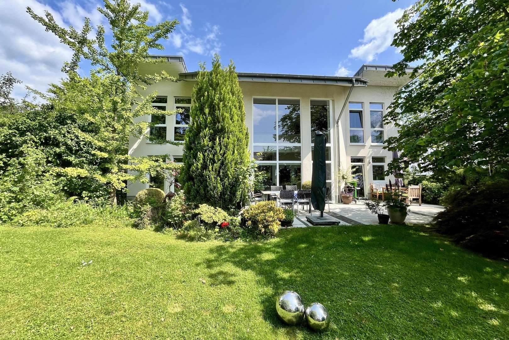 Rückansicht Rückansicht - Einfamilienhaus in 59823 Arnsberg mit 220m² kaufen