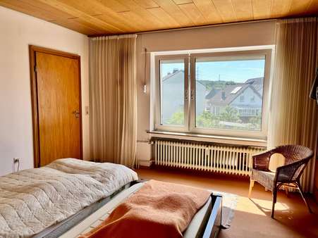 Schlafzimmer 1 OG - Doppelhaushälfte in 59759 Arnsberg mit 112m² kaufen