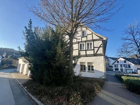 Außenansicht Außenansicht - Mehrfamilienhaus in 59846 Sundern mit 195m² kaufen