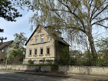 Straßenansicht - Zweifamilienhaus in 32756 Detmold mit 190m² kaufen