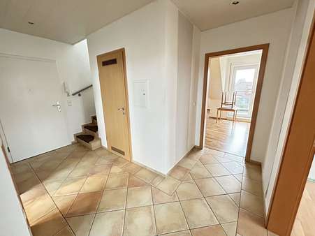 Flur Bild 1 - Maisonette-Wohnung in 33106 Paderborn mit 87m² kaufen