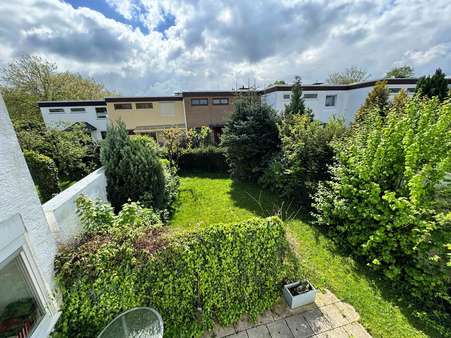 Ausblick in den Garten - Reihenmittelhaus in 33100 Paderborn mit 124m² kaufen