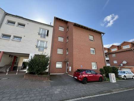 Frontansicht - Dachgeschosswohnung in 33098 Paderborn mit 84m² kaufen