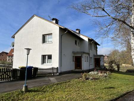 Außenansicht - Zweifamilienhaus in 34414 Warburg / Wormeln mit 190m² kaufen