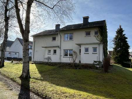 Außenansicht - Zweifamilienhaus in 34414 Warburg / Wormeln mit 190m² kaufen