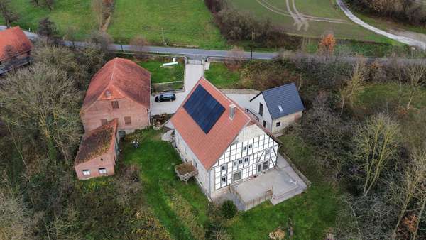 2. Gesamtansicht vom Anwesen - Resthof in 32758 Detmold / Oettern-Bremke mit 232m² kaufen