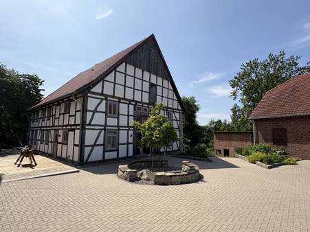 Haupthaus Haupthaus - Resthof in 32758 Detmold / Oettern-Bremke mit 232m² kaufen