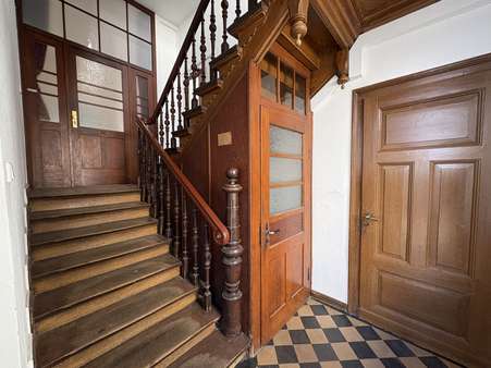 Treppenhaus - Etagenwohnung in 32756 Detmold mit 92m² kaufen