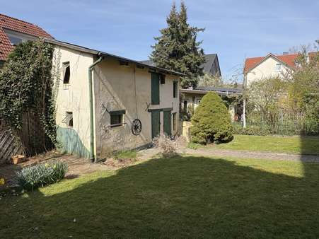 Blick in den Garten - Einfamilienhaus in 32756 Detmold mit 115m² kaufen