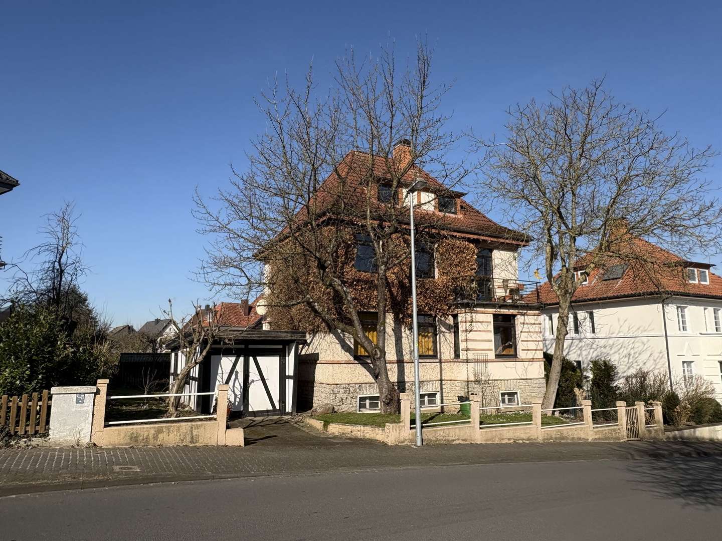 Straßenansicht - Einfamilienhaus in 32756 Detmold mit 120m² kaufen