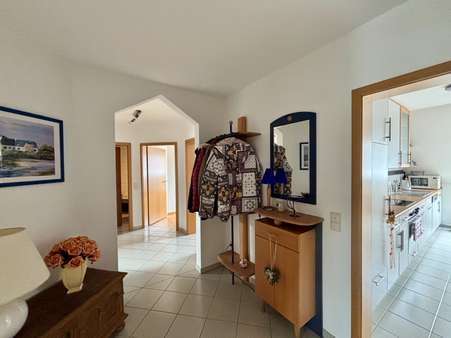 Flur - Etagenwohnung in 33102 Paderborn mit 98m² kaufen