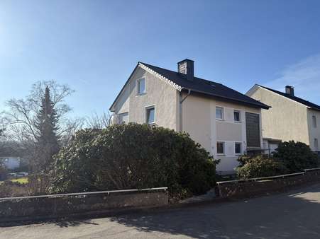 Außenansicht - Zweifamilienhaus in 32760 Detmold / Spork-Eichholz mit 165m² kaufen