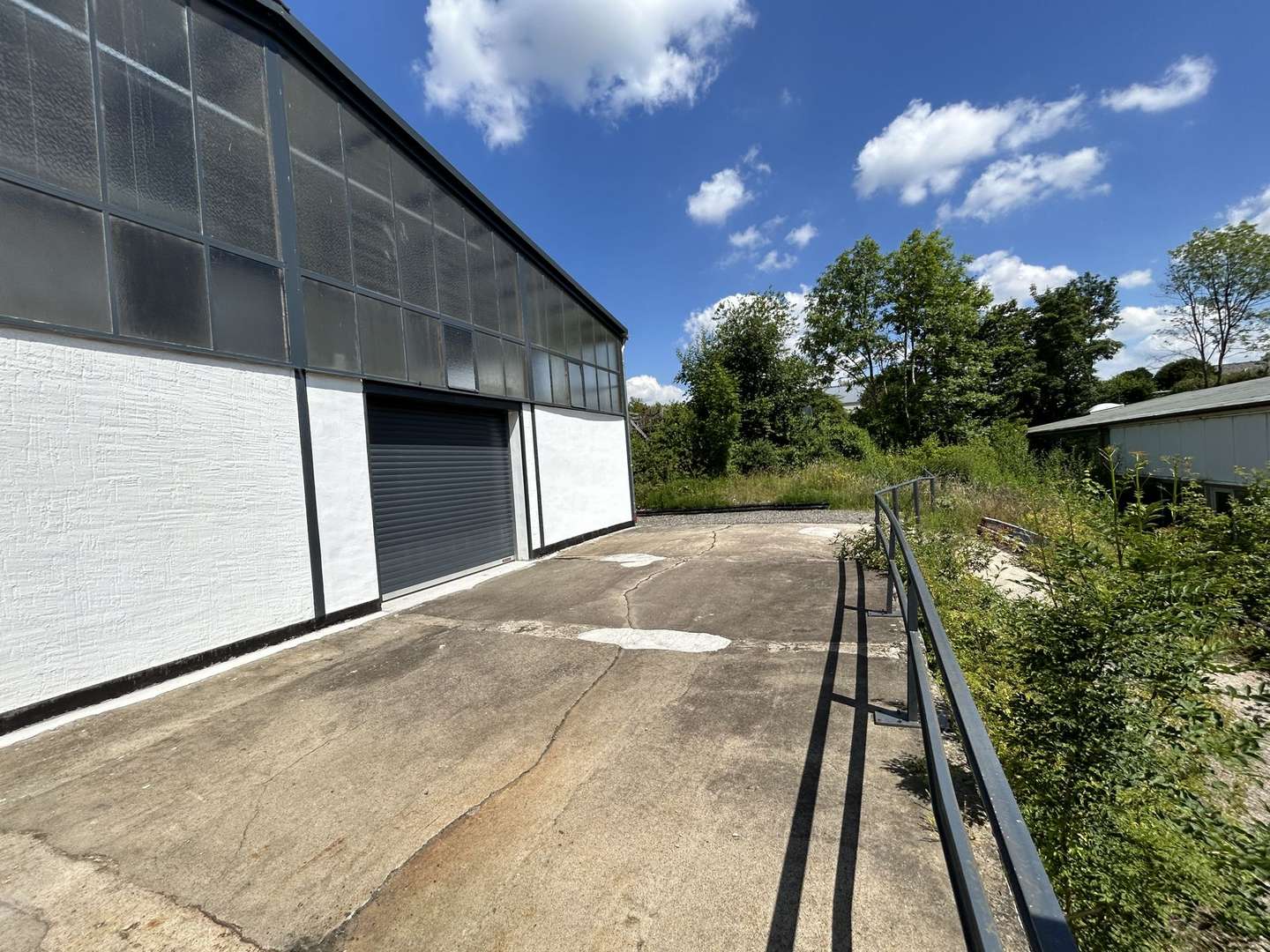 Rückseite gen Nord - Industriehalle in 32760 Detmold / Spork-Eichholz mit 1110m² mieten