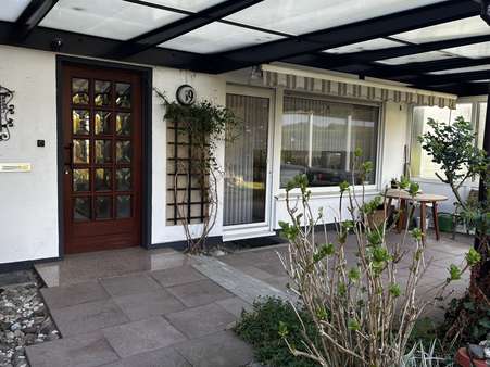 Eingang - Reihenendhaus in 32791 Lage mit 118m² kaufen