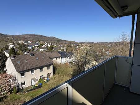 Aussicht vom Balkon - Etagenwohnung in 32760 Detmold / Heiligenkirchen mit 79m² kaufen
