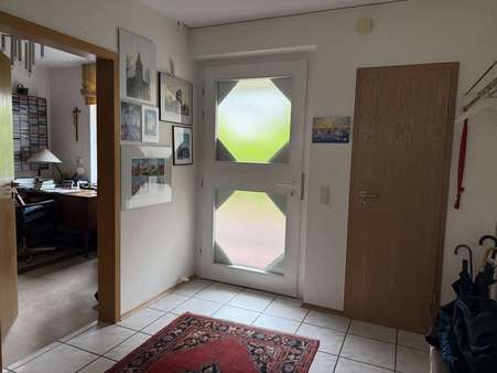 Flur Flur - Bungalow in 33014 Bad Driburg mit 113m² kaufen