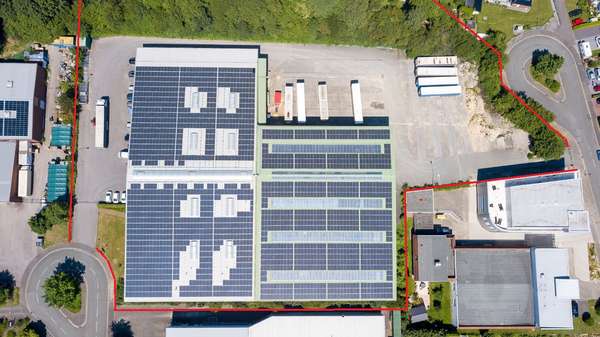 Luftbild - Halle in 32758 Detmold mit 5000m² kaufen