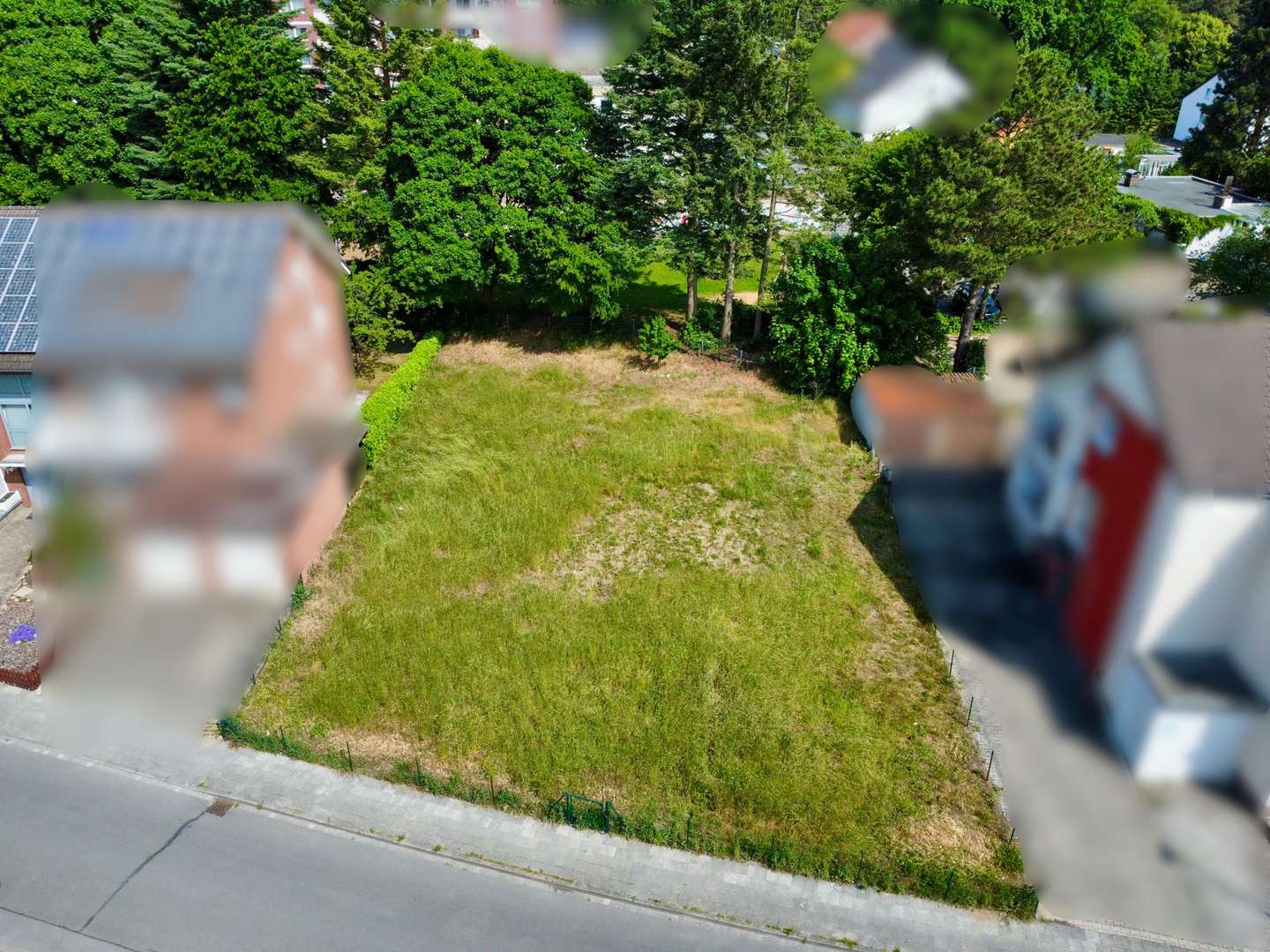 Exposé - Grundstück in 33104 Paderborn / Schloß Neuhaus mit 719m² kaufen