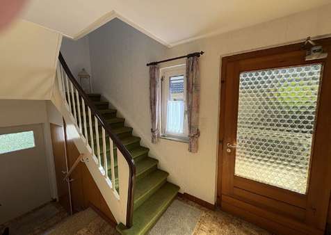 Treppenhaus - Einfamilienhaus in 37671 Höxter / Godelheim mit 120m² kaufen